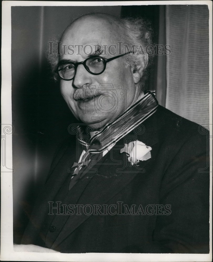 1953 Press Photo Victor Gollanz, Grand Cross of Merit - KSB48287-Historic Images