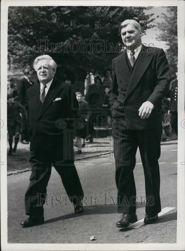 1954 MR. S.S. Silverman &amp; Aneurin Bevan - Historic Images