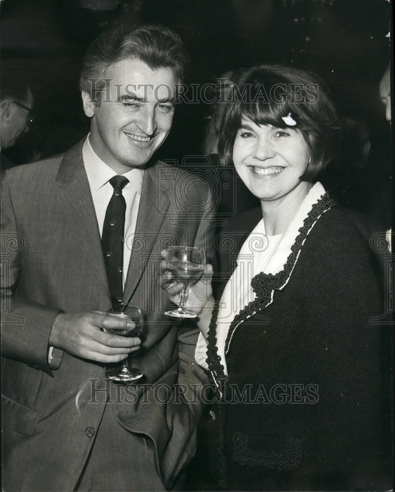 1969 Actor Bill Simpson and his wife Mary - Historic Images