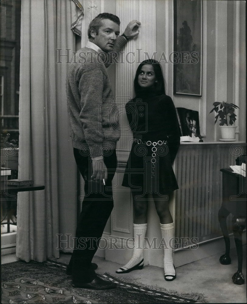 1967 Press Photo Film Producer,David Singer & actress Heather Fleming - Historic Images