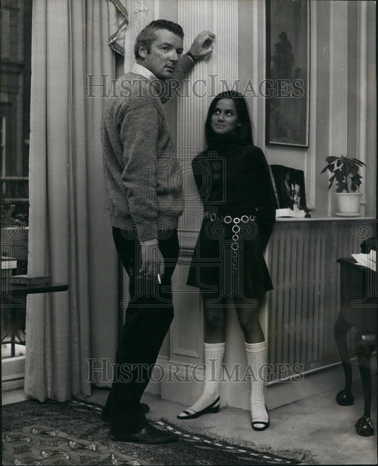 1967 Press Photo Film Producer,David Singer & actress Heather Fleming - Historic Images