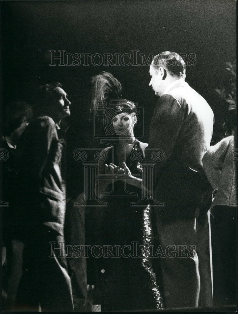 Press Photo Actors in a play stand on stage - KSB48775 - Historic Images