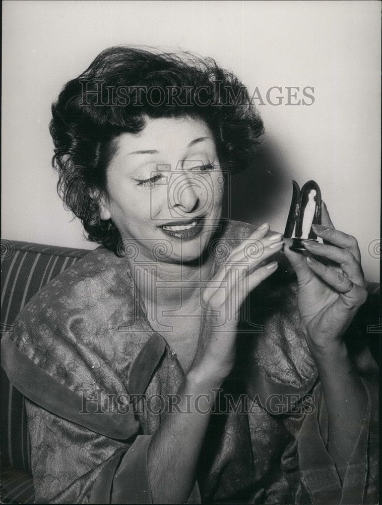 1953 Rosita Serrano famous Chilion singer international tour Munich - Historic Images