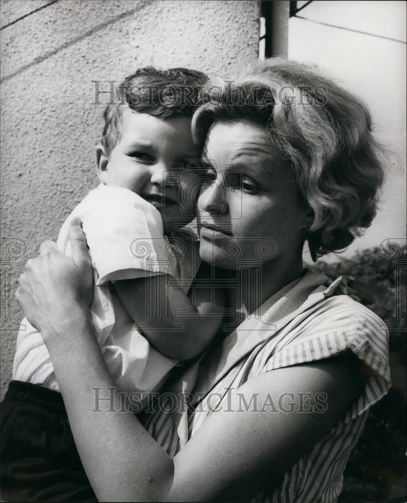 1964  Mrs. Juliet Sell Leaves Son Behind to Marry an American - Historic Images