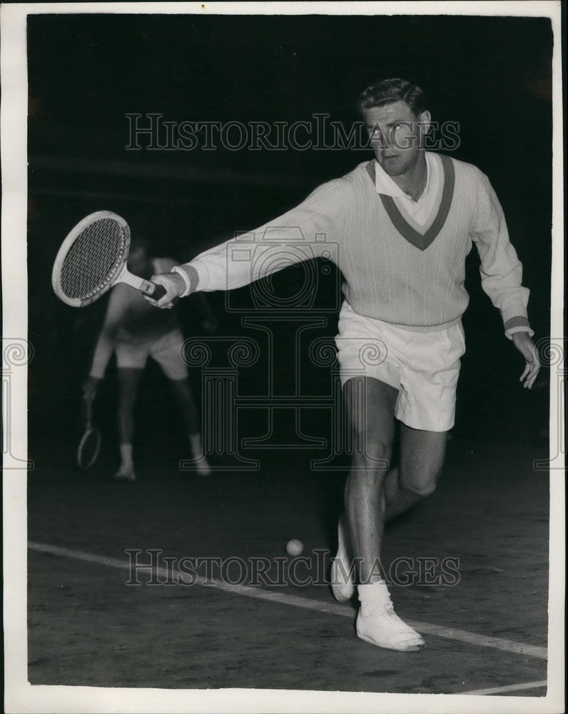 1953 Press Photo Frank Sedgeman (Australia) at Intl Pro Lawn Tennis - KSB48985-Historic Images