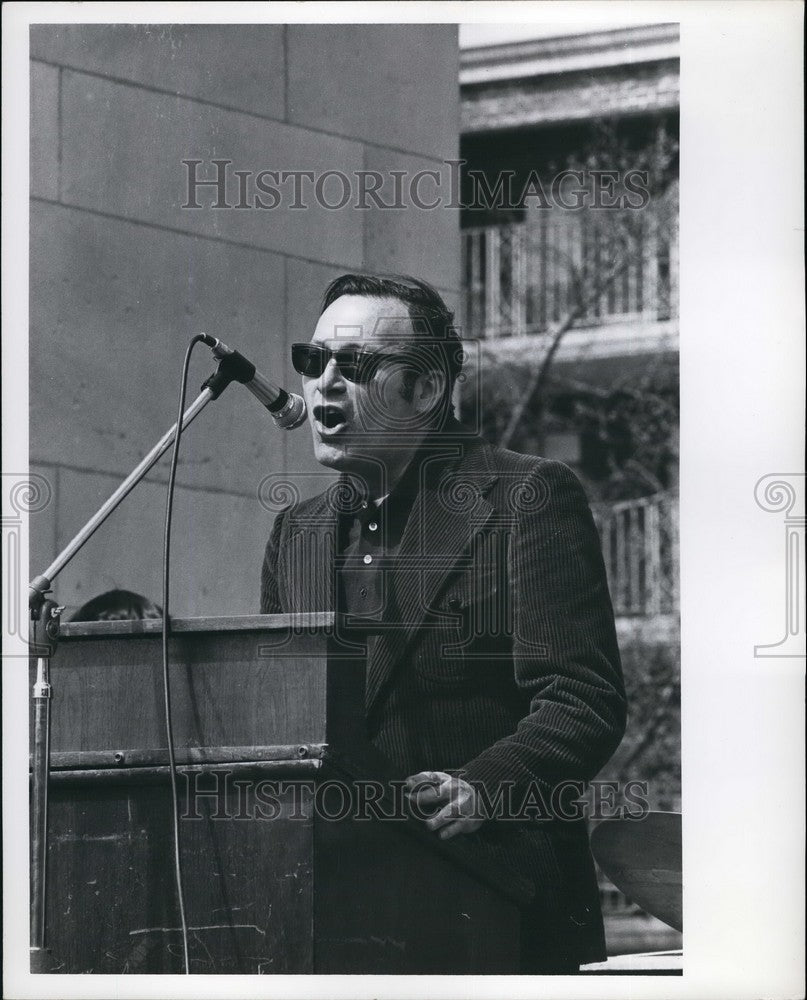 1972 Henry Foner - anti-war demonstrator - Historic Images