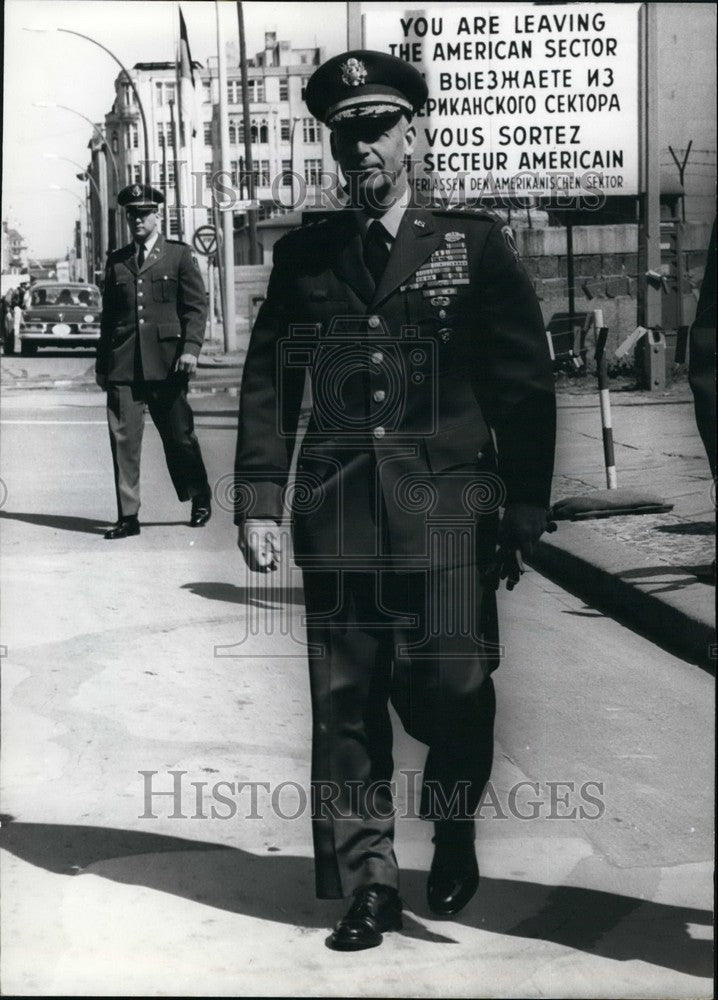 General Thomas Roe Freeman 1962 General Freeman,C in C US-Army in Europa - Historic Images