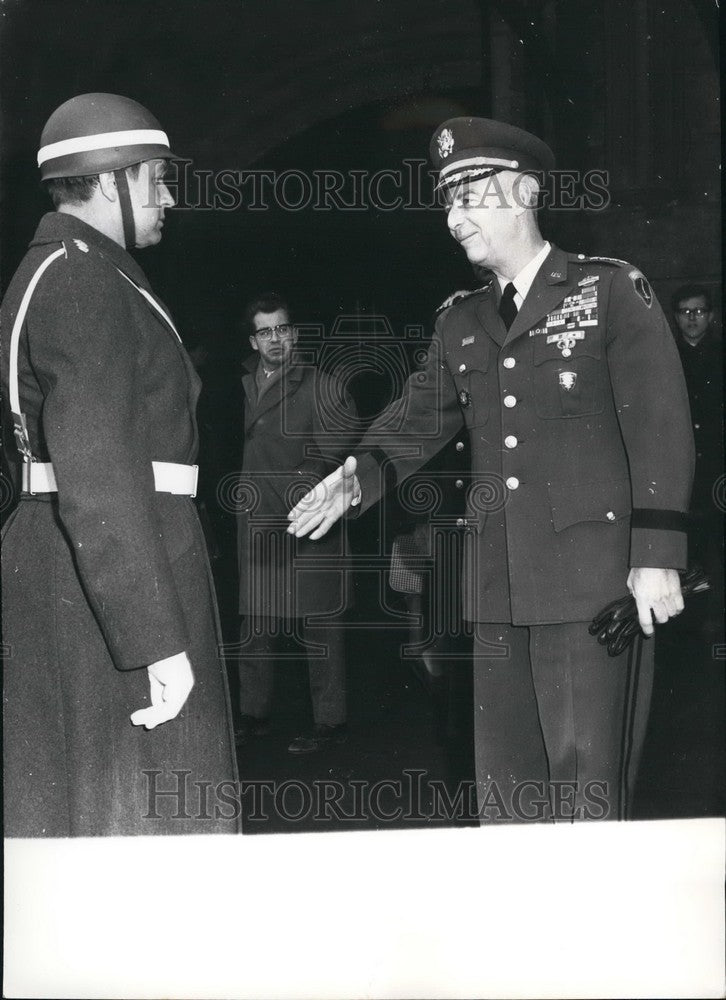 1963, General Paul Freeman American Army Hamburg visit - KSB49167 - Historic Images