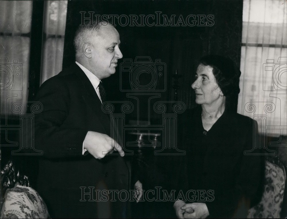 1958 Press Photo Israel's Minister of Foreign Affairs,,Golda Meir & M. Pineau-Historic Images
