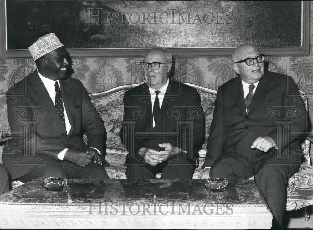 Press Photo Pres. Scermarche,Pres Saraga & F.M. Pietro Nenni - KSB49373-Historic Images