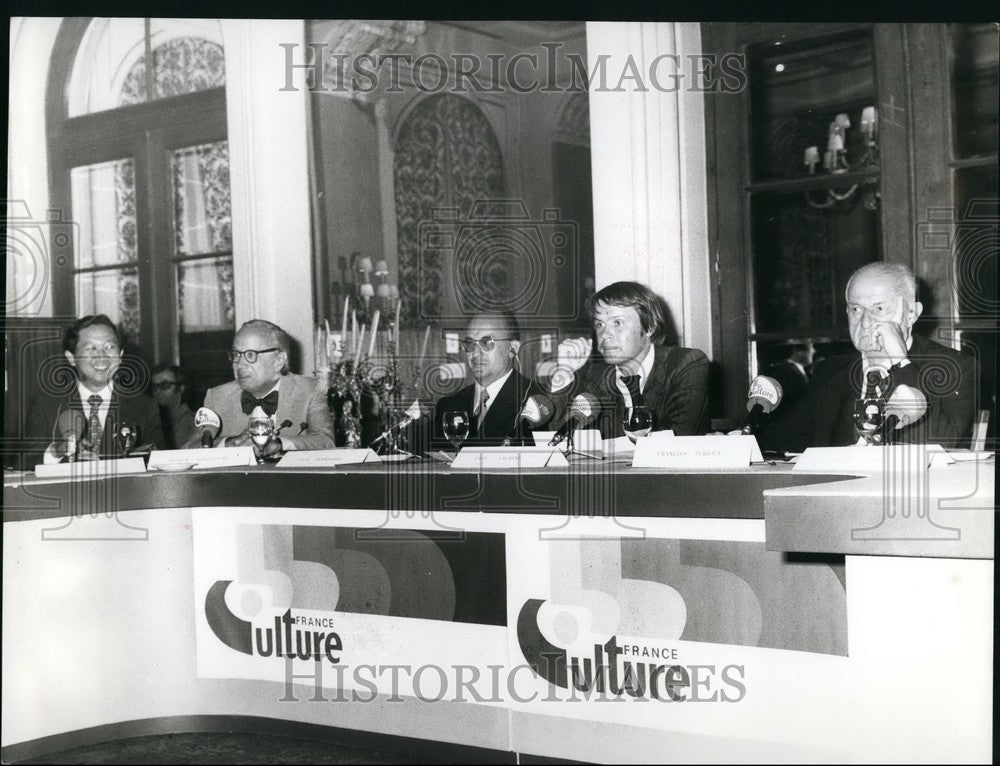 1977 American historian Arthur Schlesinger Mexican president Luis - Historic Images