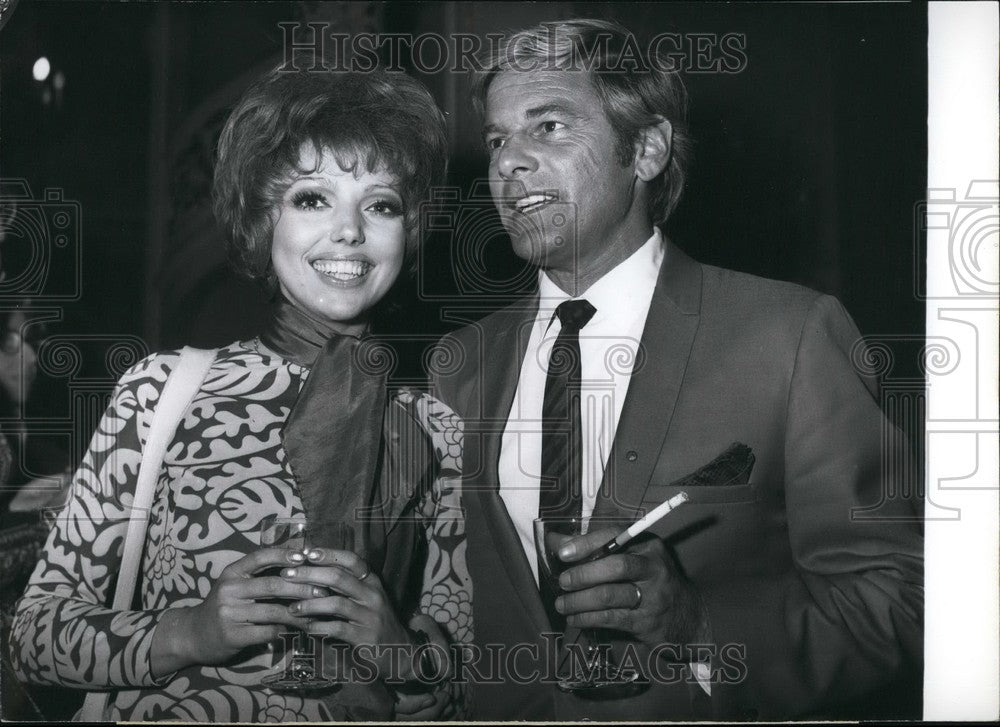 1970, Stella Mooney and Carl Schell - KSB49423 - Historic Images