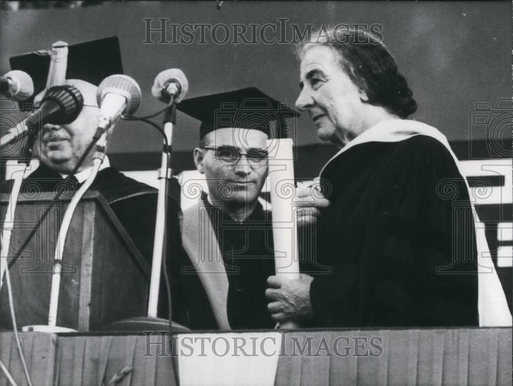 1971 Press Photo Golda Meir Receives Honorary Doctorate, University of Bar Klan-Historic Images