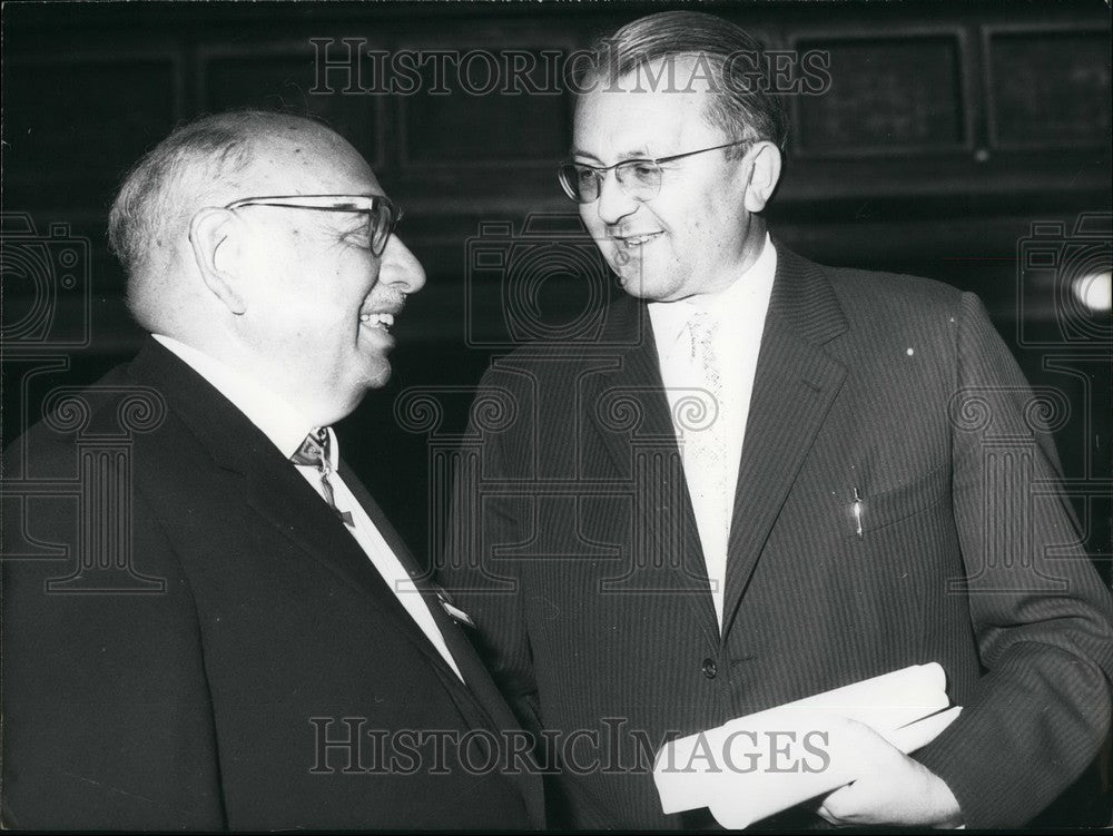 1965 Professor Dr. Erich Schrode Bundesgesundheitsamt - Historic Images