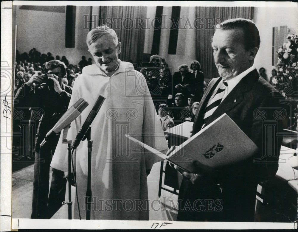 1974, Father Roger Schutz - KSB49585 - Historic Images