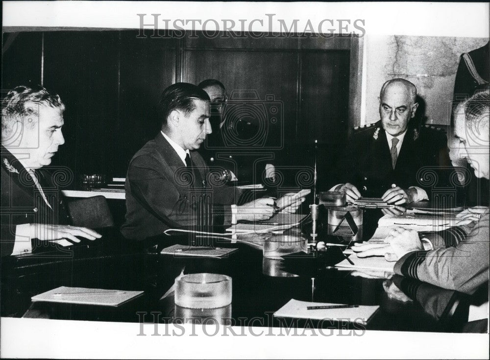 1972 Press Photo Pres Lanusse of Argentina &amp;a military meeting - KSB49731-Historic Images