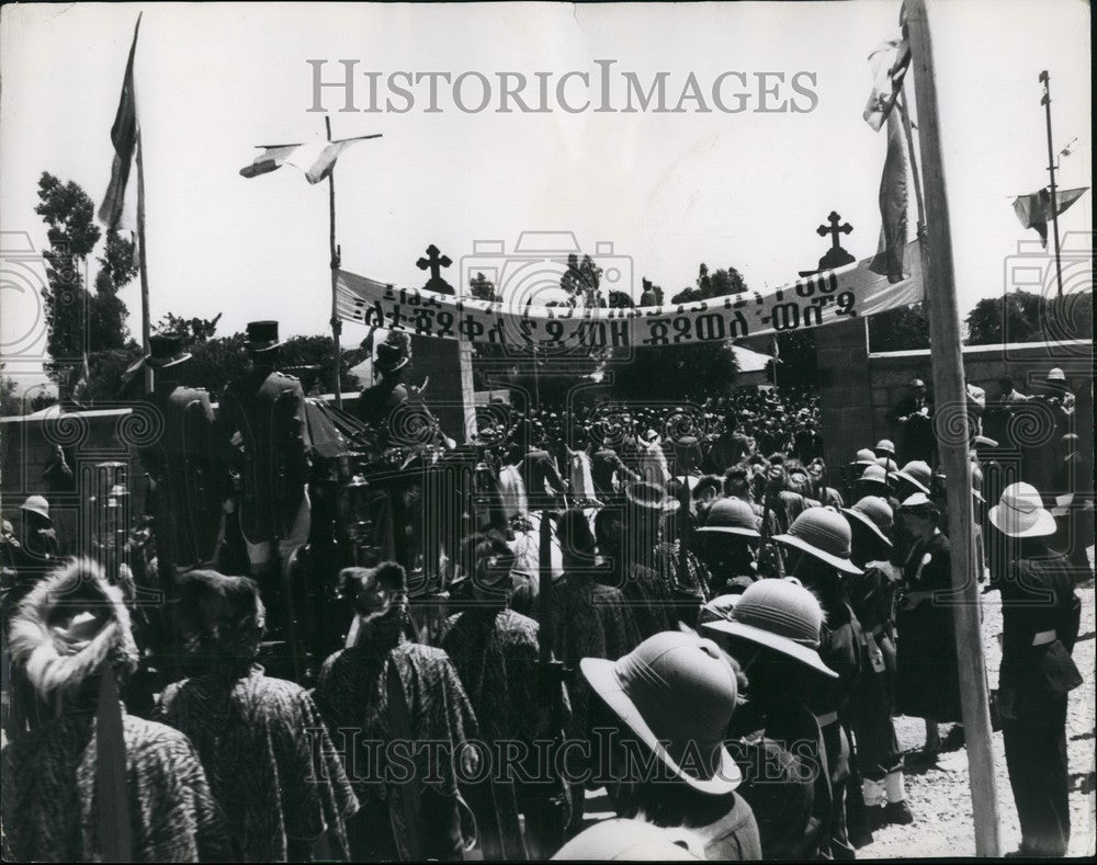 1955 Press Photo Emperor Haile Selassie in coronation parade,Ethiopia - Historic Images