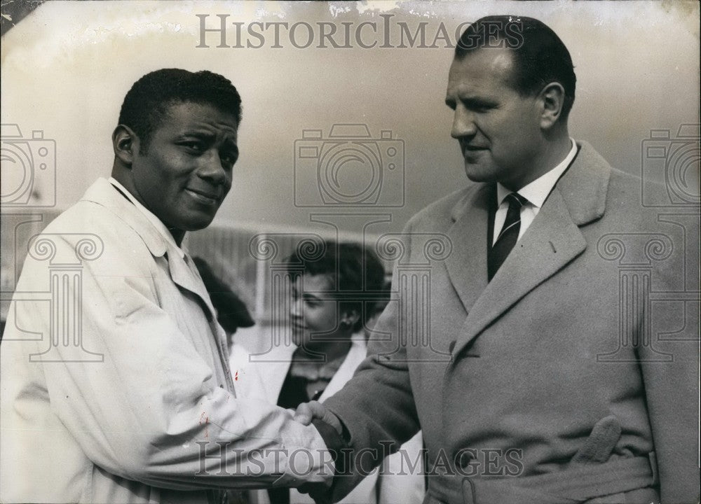 1960 Press Photo Heavy-weight boxing Floyd Patterson,&Hein Ten Hoff (R) - Historic Images