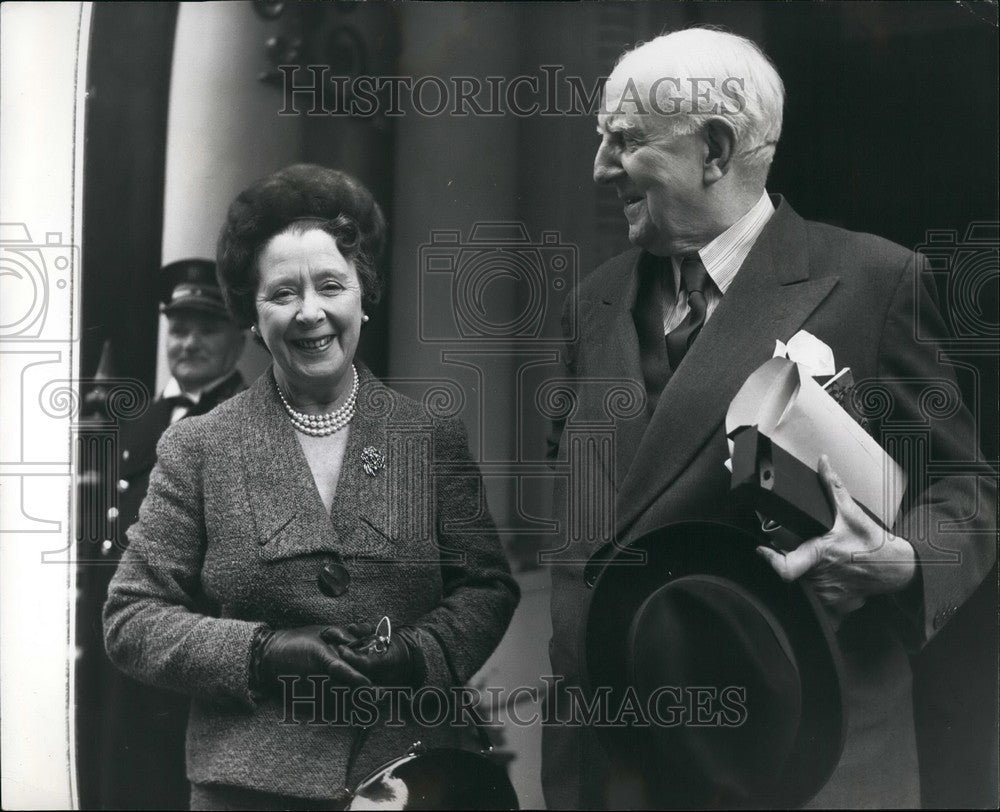 1962, Lord Woolton and Fiancee - KSB49925 - Historic Images