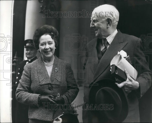 1962, Lord Woolton and Fiancee - KSB49925 - Historic Images