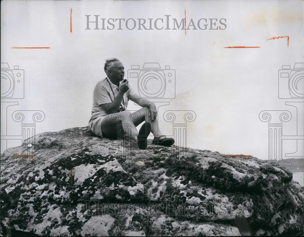 1965 Prime Minister Mr. Harold Wilson in the Sicily Islands - Historic Images