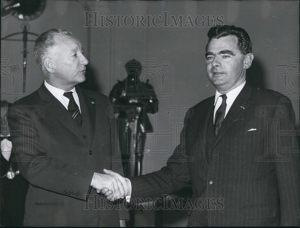 1966, Belgian Defence Minister of Visit to Paris - KSB50075 - Historic Images