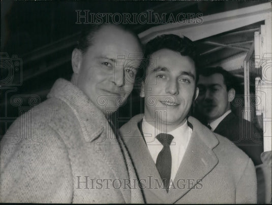 1960 Two authors share the literary Prize - Historic Images