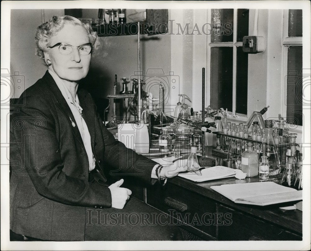 1959 Dr. Helen K. Porter Head Plant Physiology at Imperial College - Historic Images