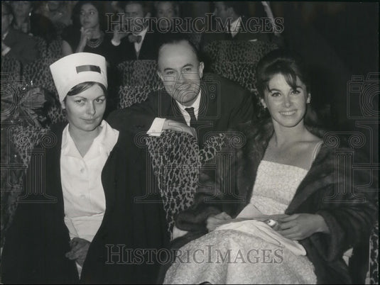 Press Photo Actress Stefanie Powers & Godard D' Allaines In The Internes - Historic Images