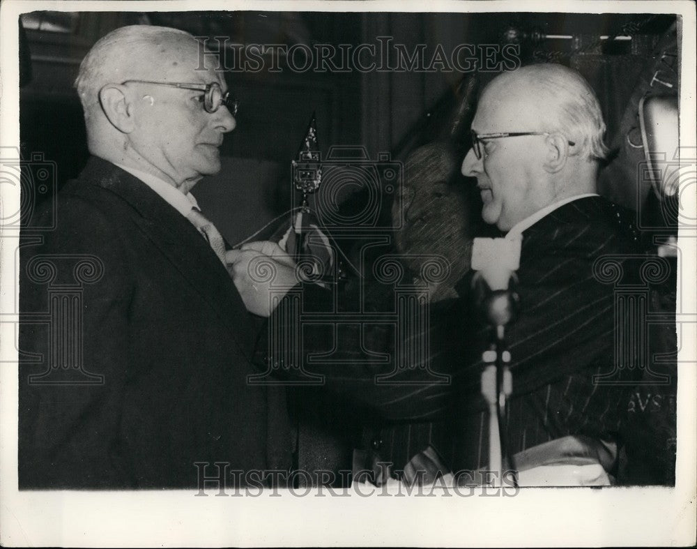 1955 Mr. Peyron mayor Turin gold medal Professor Ponzo ceremony - Historic Images