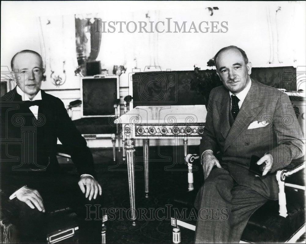 1938, Lord Runciman President Benes Prague Palace Meeting - KSB50313 - Historic Images