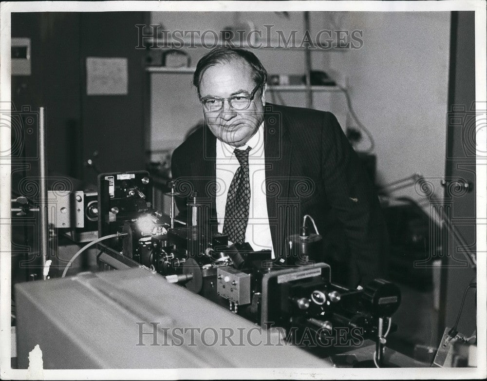 Press Photo Nobel Laureate Arthur W.L. Schawlow - KSB50327 - Historic Images