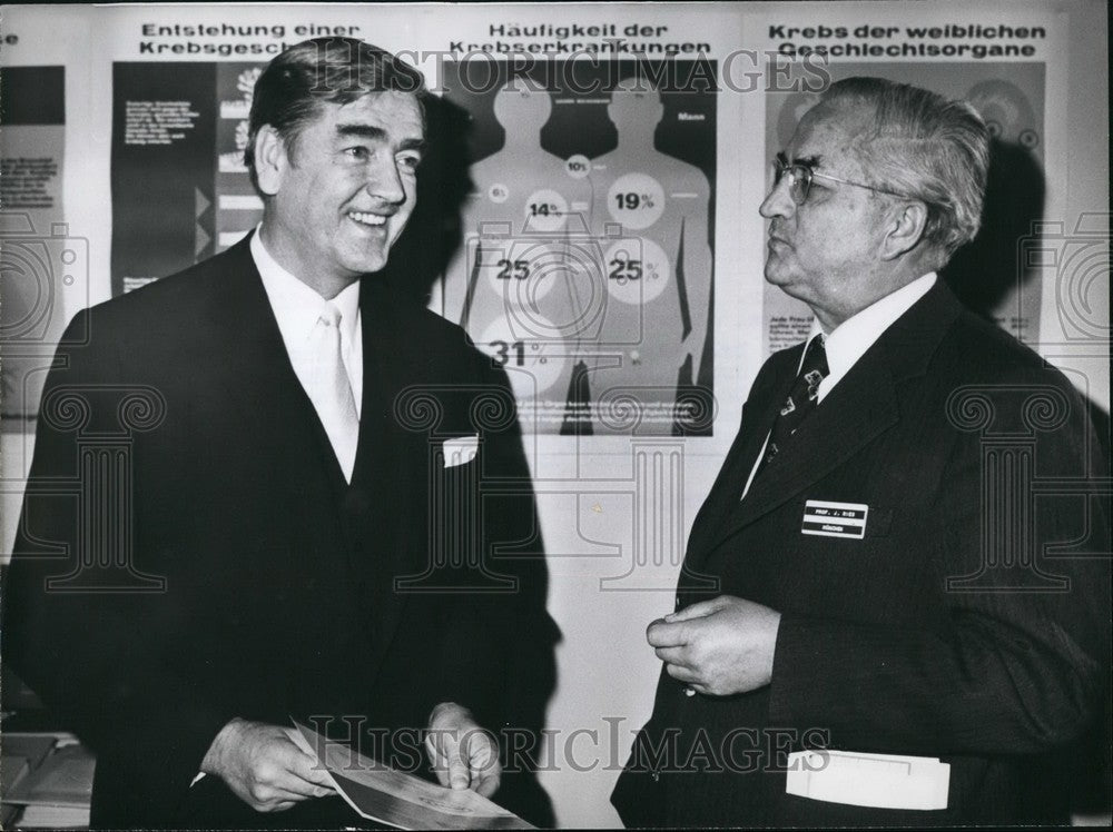1974 Dr. Med Julius Ries & Dr.Egbert Schmiedt - Historic Images