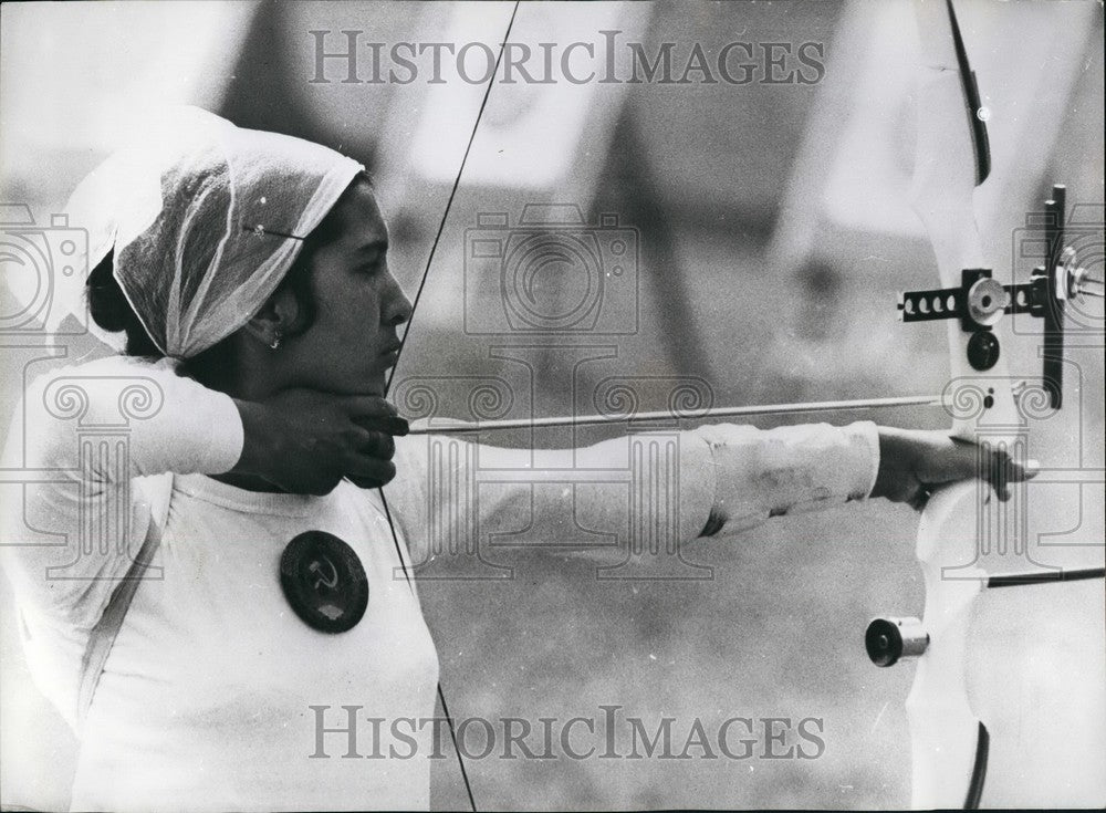 1975 World Archery Champion Zebinise Rustamowa Of Russia - Historic Images