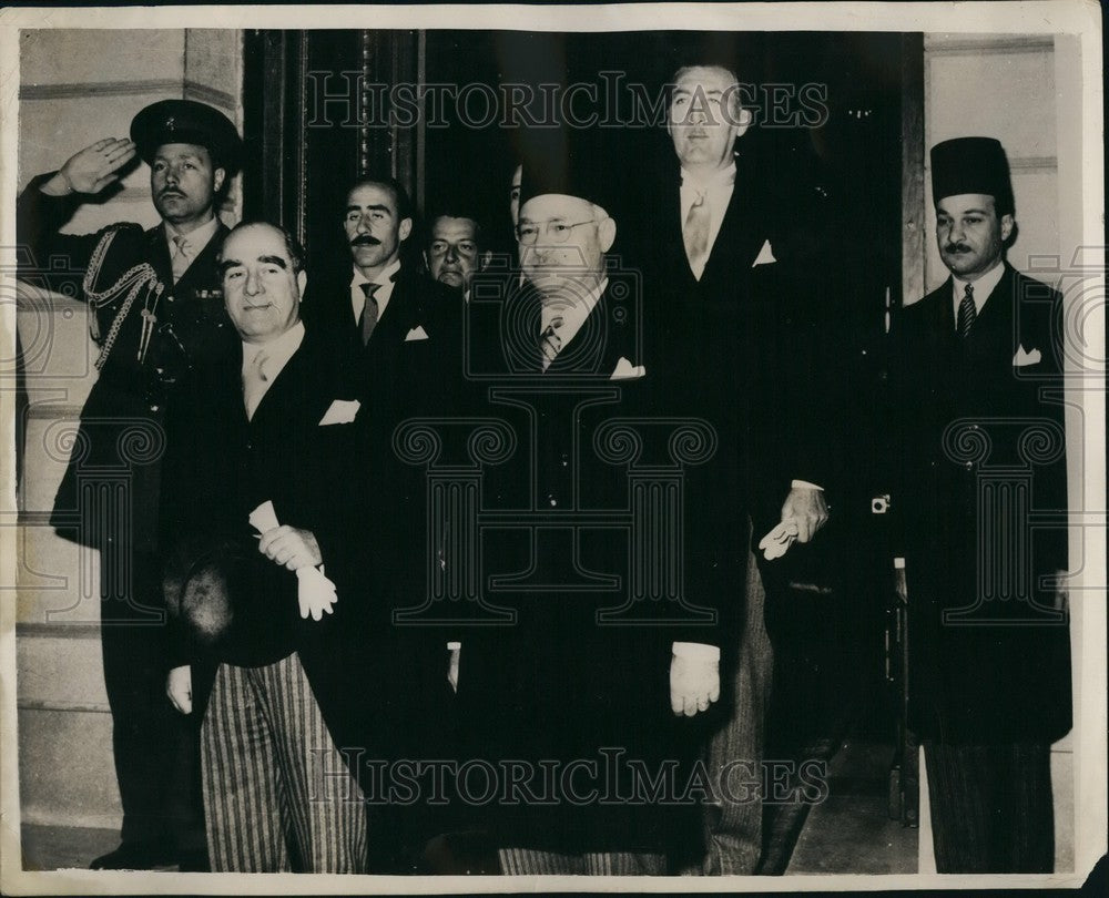 1953 Press Photo Pasquale Yannelli Leaving Palace After Presenting Credentials-Historic Images