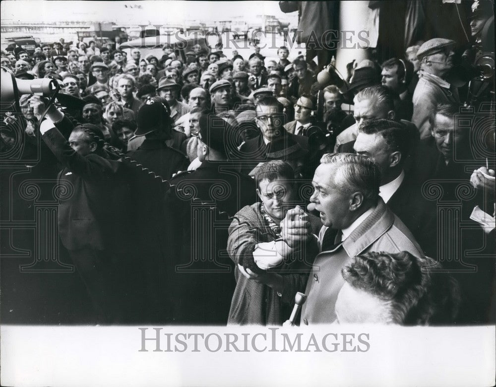 1966 Mr. Harold Wilson speaks to demonstrators from Grand Hotel - Historic Images