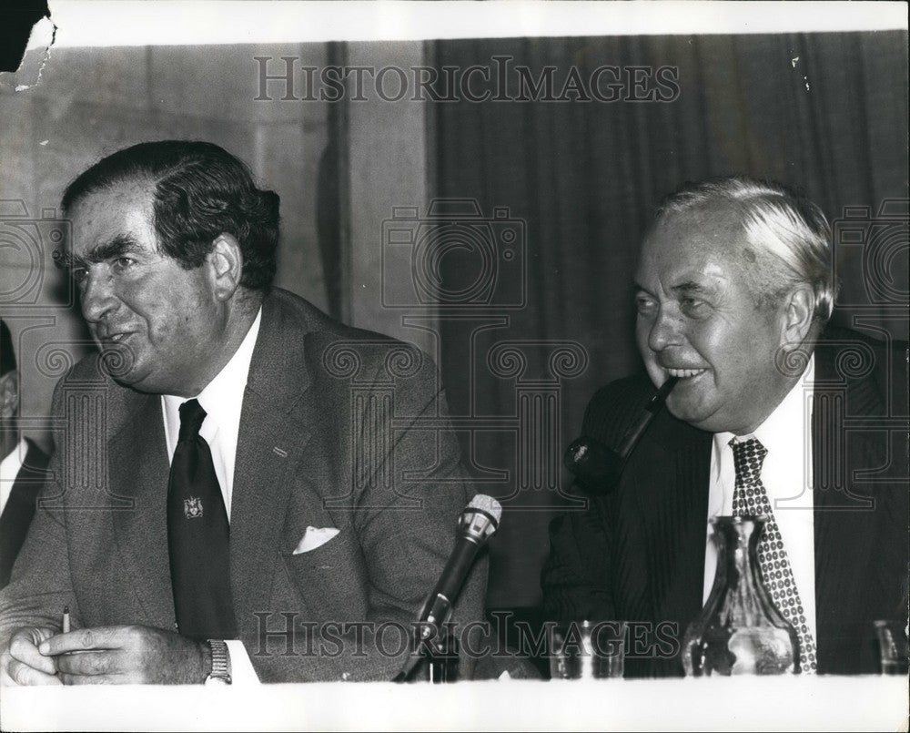 1975 Press Photo Mr. Denis Healey chancellor Mr. Harold Wilson Prime Minister-Historic Images