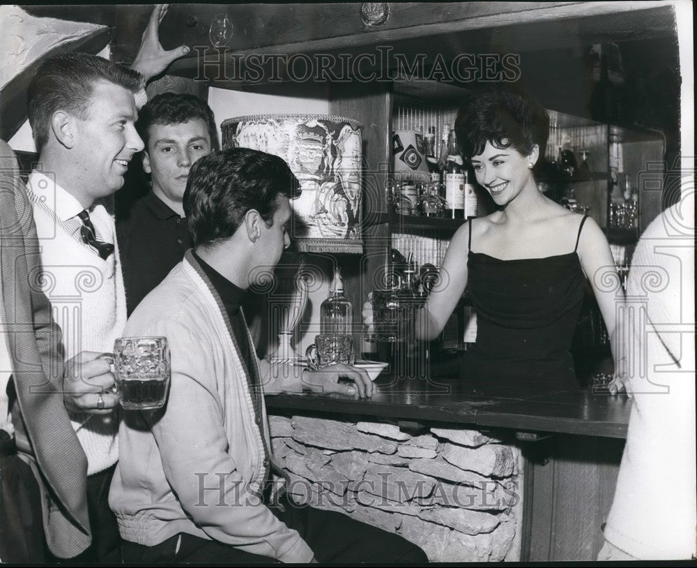 1963 Former Beauty Queen Lois Favell At  &#39;Swan With Two Necks&#39; Pub - Historic Images