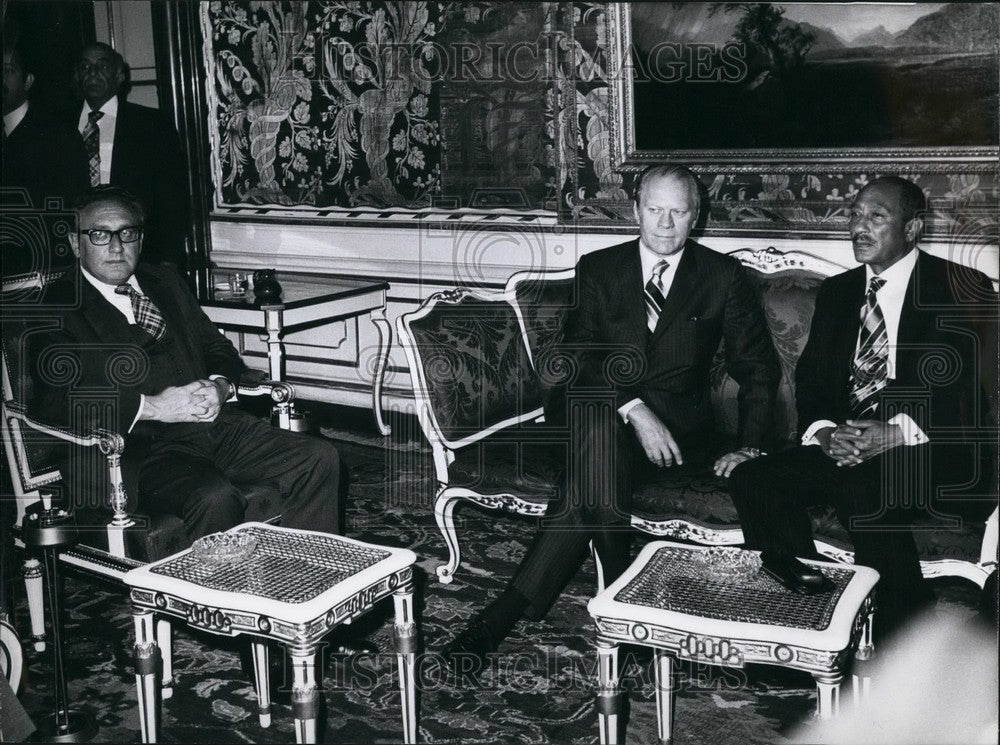 1975 President Gerald Ford &amp; Egyptian Pres Sadat - Historic Images