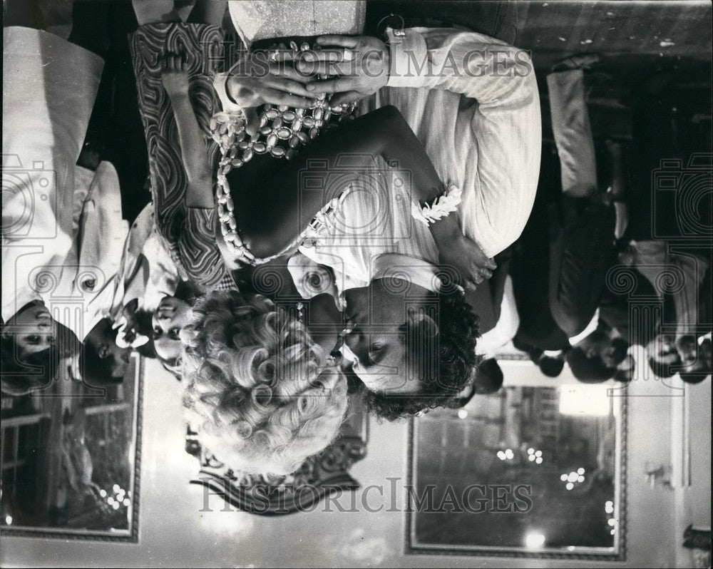 Press Photo Actor Robin Phillips & Actress Daisy Mae Williams - Historic Images