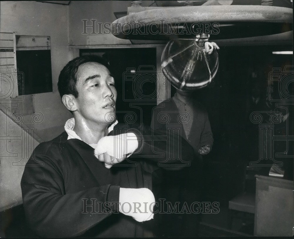 1967 Press Photo Japanese Boxer Mitsounori Seki Training At Shinwa Gym Tokyo - Historic Images