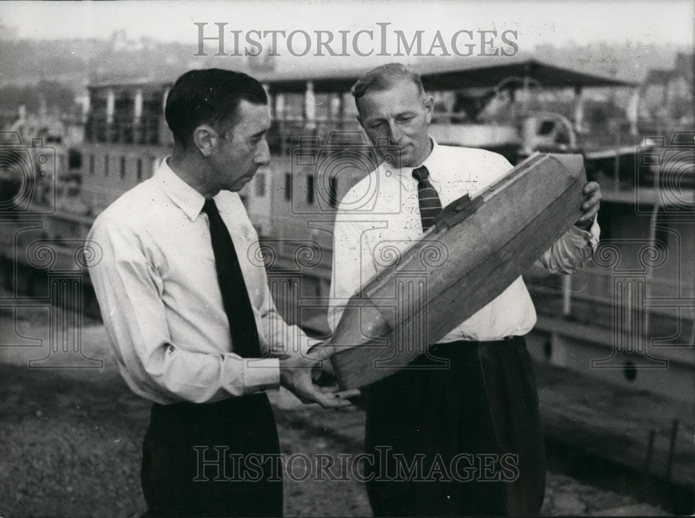 1956 Press Photo German inventor Heinz Sellner develop submarine sunken ships - Historic Images