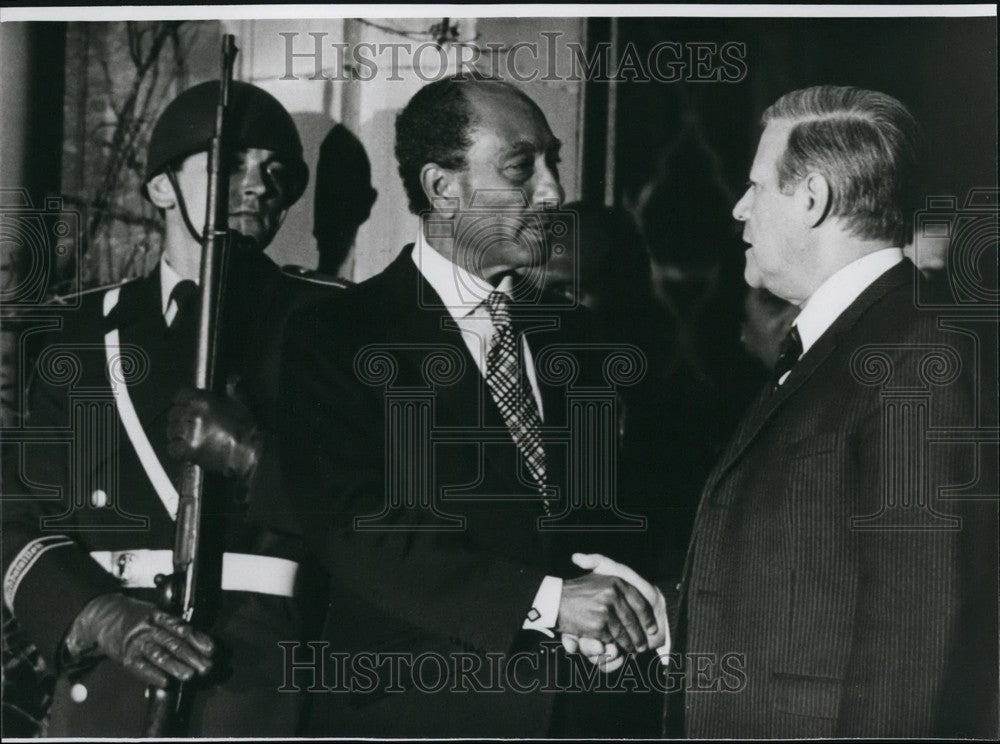 Press Photo Egyptian President Anwar El Sadat Visiting West Germany - KSB51953 - Historic Images