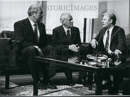 Press Photo Ewald Moldt  Gunter Mittag &  Helmut Schmidt - Historic Images