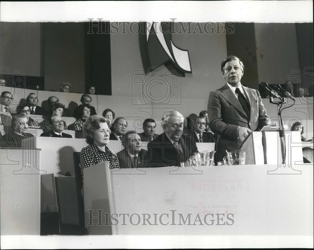 1974 Press Photo General view as Herr Schmidt addresses the labor party - Historic Images