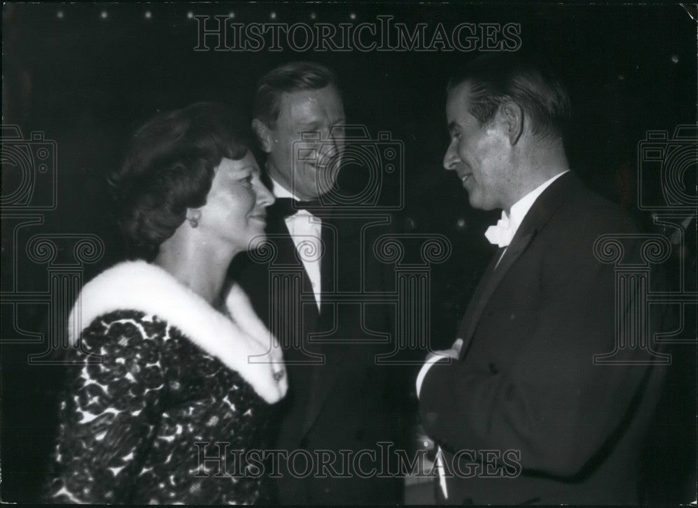 1962, German minister Dr. Gerhard Schroder &amp; Smirnow and Mrs. Smirnow - Historic Images