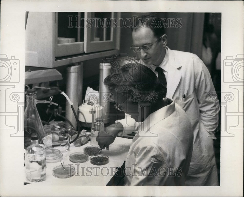 1954 Mrs. Ruth Hightower,&  Dr. Salk working in Virus Research Lab - Historic Images