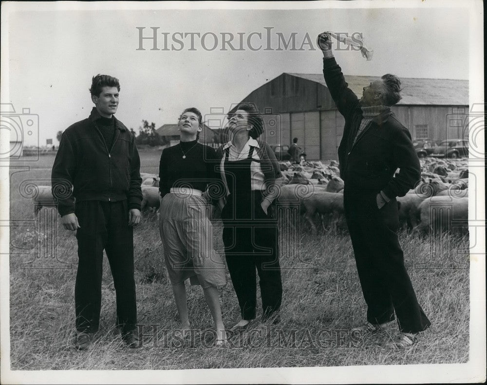 1955 Jean Salis, Rachel, Jean, Irene, Channel Flight - Historic Images