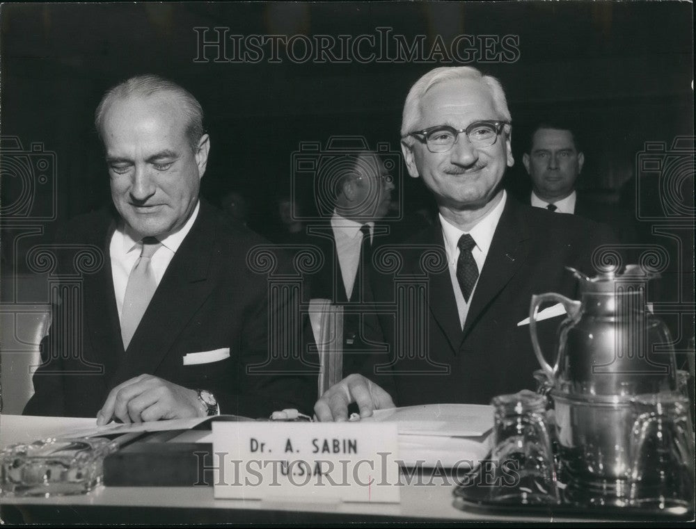 1963 Felix Schnyder (UNHCR) And Dr. Albert Sabin - Historic Images