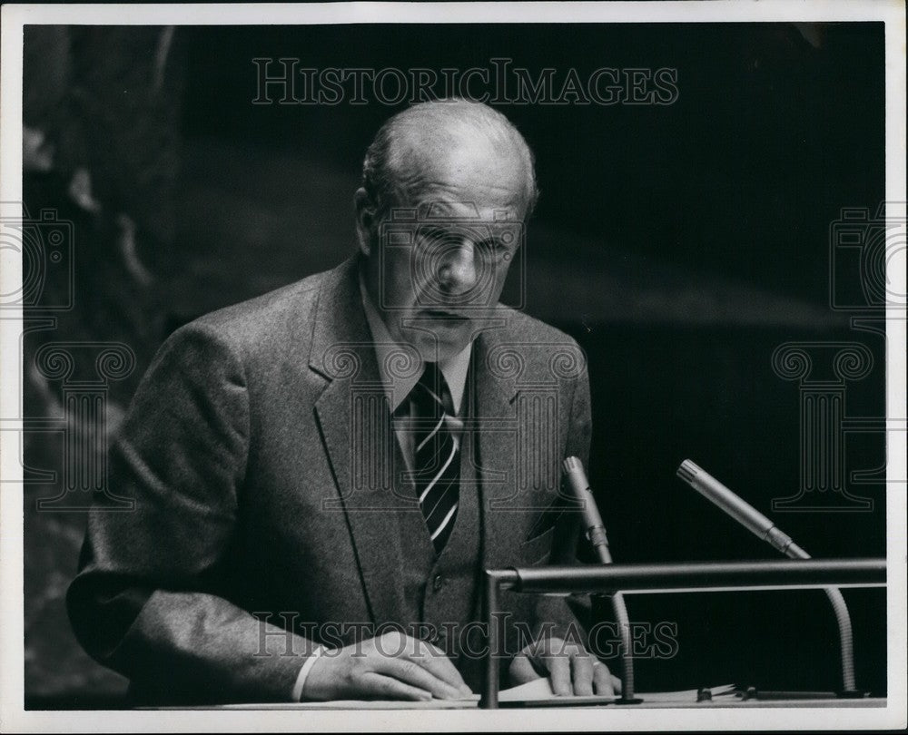 1982  United States Secretary Of State, George P. Schultz - Historic Images